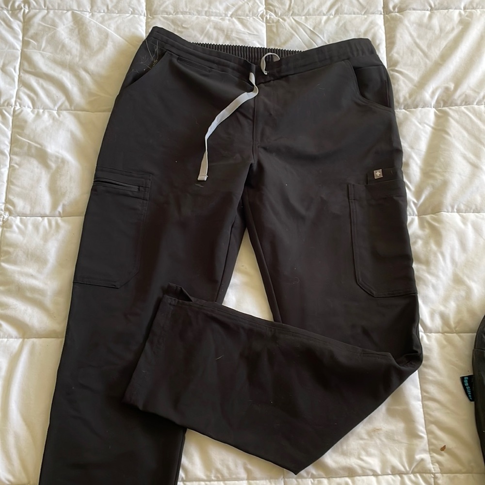 Figs scrub bottoms size M